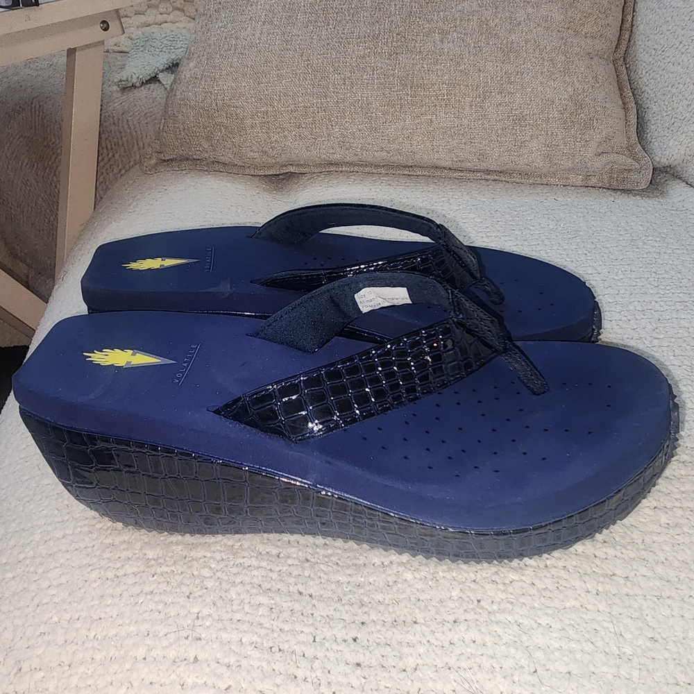 Volatile Frappachico Croco Wedge Sandals In Navy. NWOT